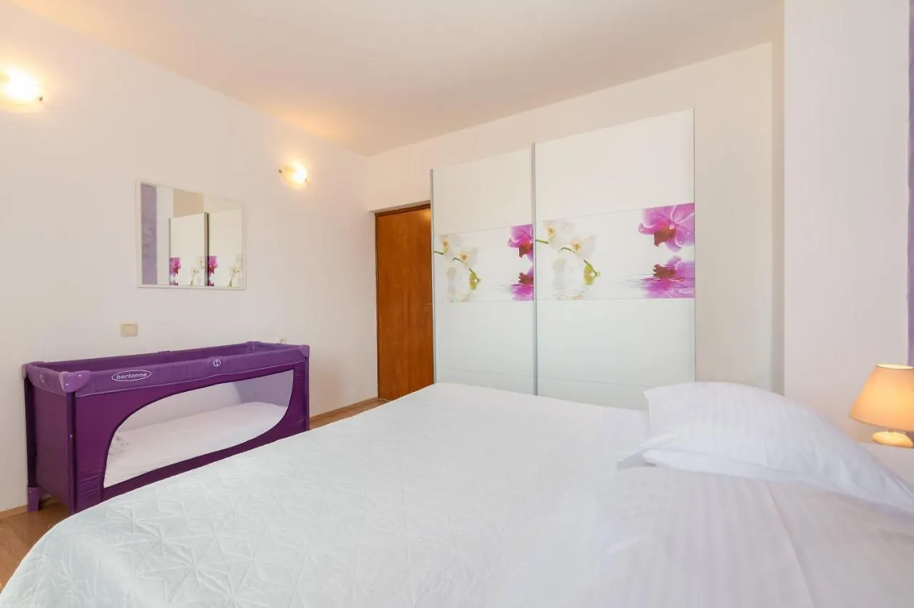 Holiday home Villa 1574 Santalezi